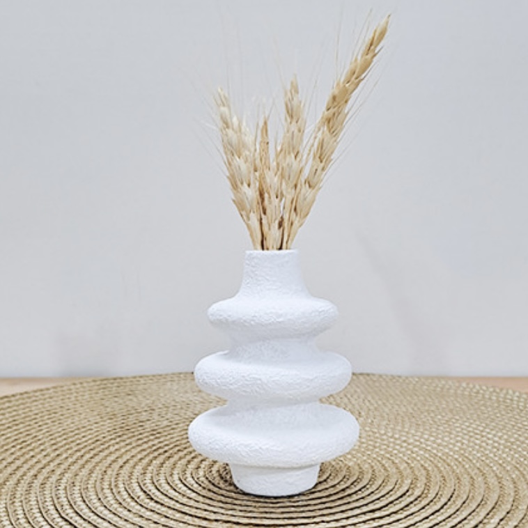 گلدان دکوری مینیمال - مینی گلدان دکوری جنس پلی استر می باشد، دست ساز با رنگ سوپر مات اکرلیک، کیفیت عالی و رنگ بی نظیر این گلدان جلوه فوق العاده به دکوراسیون شما میدهد